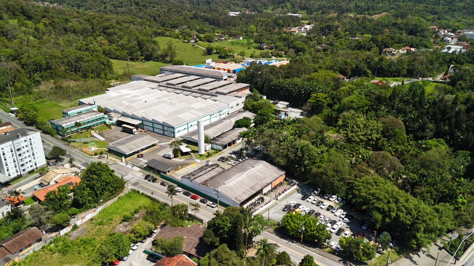 Vista aérea de uma unidade industrial atendida pela CAVI